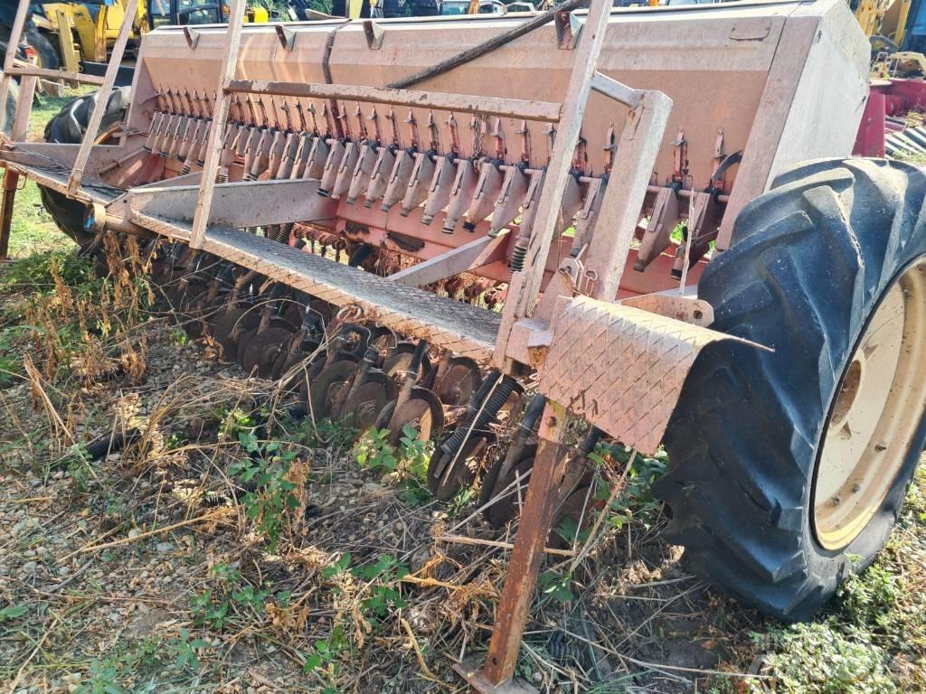 Kuhn 4M Kombinované secí stroje