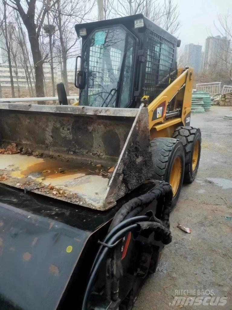 CAT 226 B Smykem řízené nakladače
