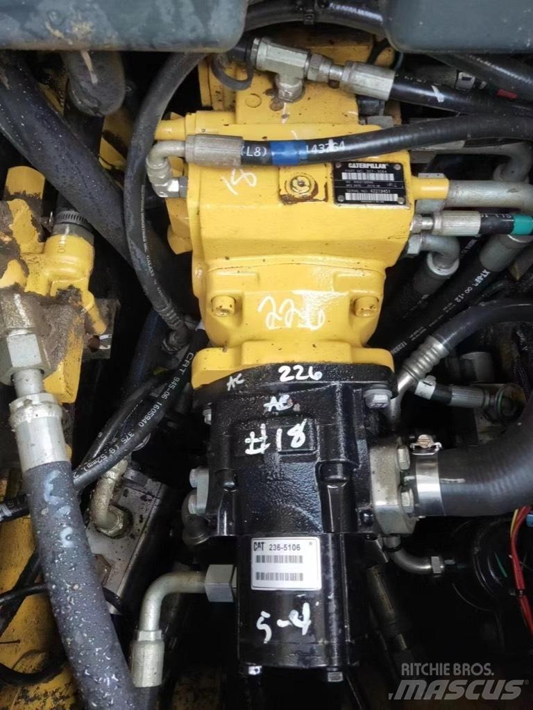 CAT 226 B Smykem řízené nakladače