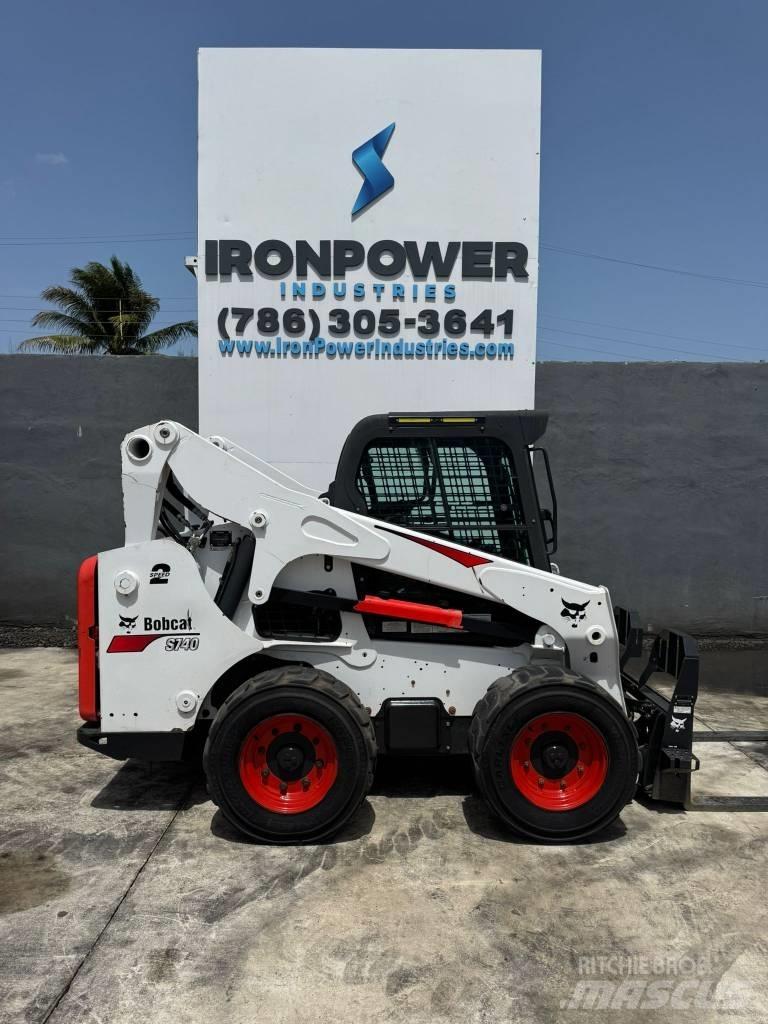 Bobcat S 740 Smykem řízené nakladače