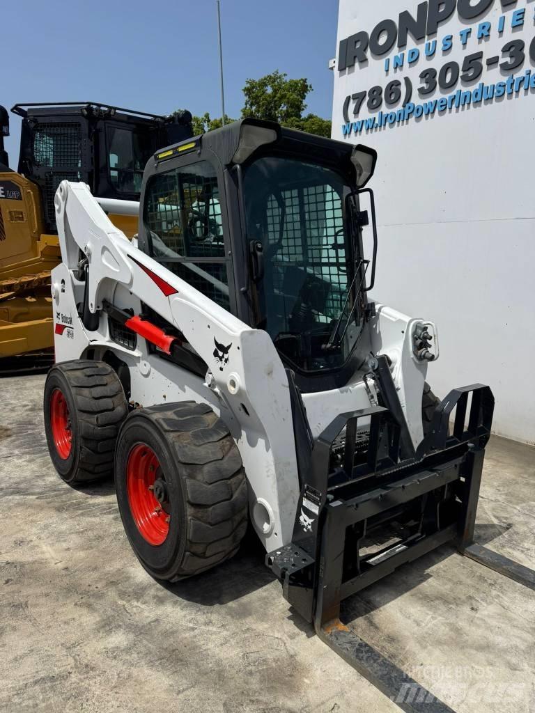 Bobcat S 740 Smykem řízené nakladače