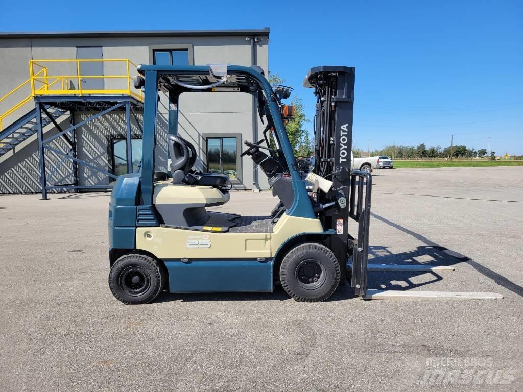 Toyota 8 FB 25 Akumulátorové vozíky