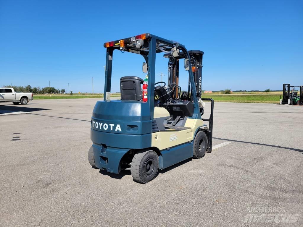 Toyota 8 FB 25 Akumulátorové vozíky