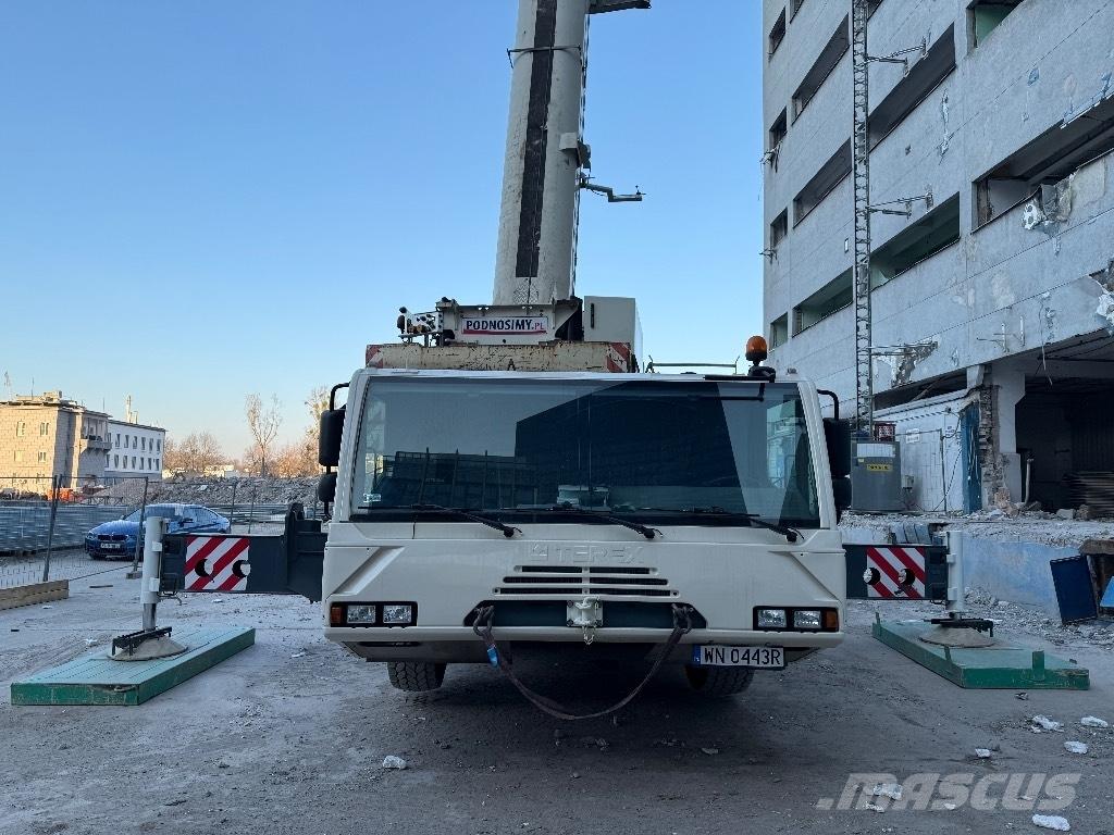 Demag AC 200-1 Univerzální terénní jeřáby