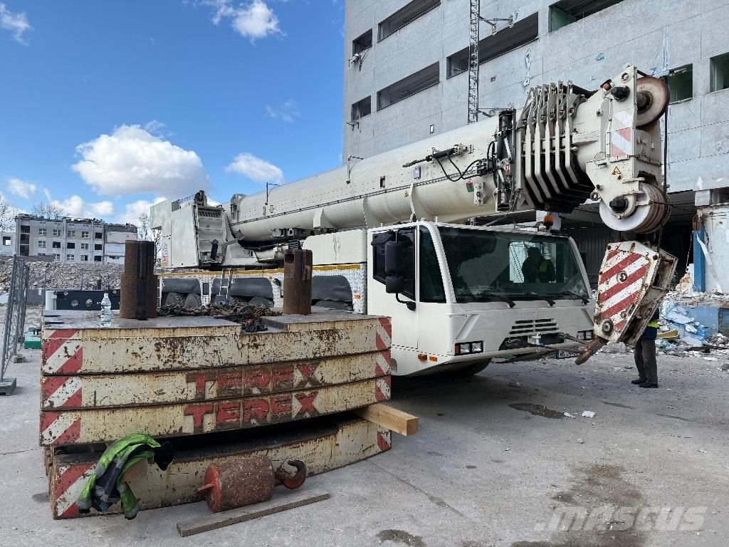 Demag AC 200-1 Univerzální terénní jeřáby