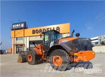 Hitachi ZW 220-6 Kolové nakladače