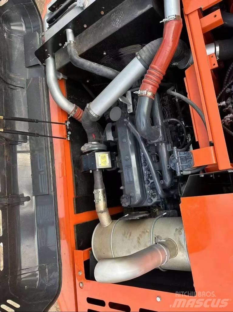 Doosan DX225LC-9C Pásová rýpadla