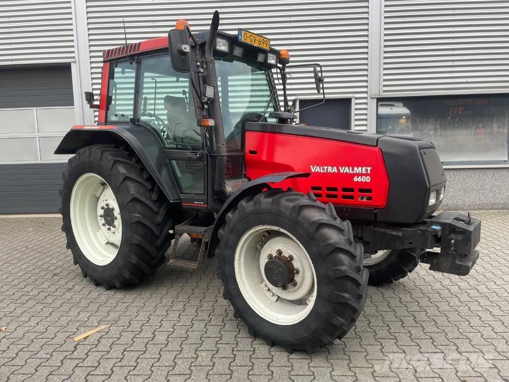 Valtra 6600 tractor Traktory