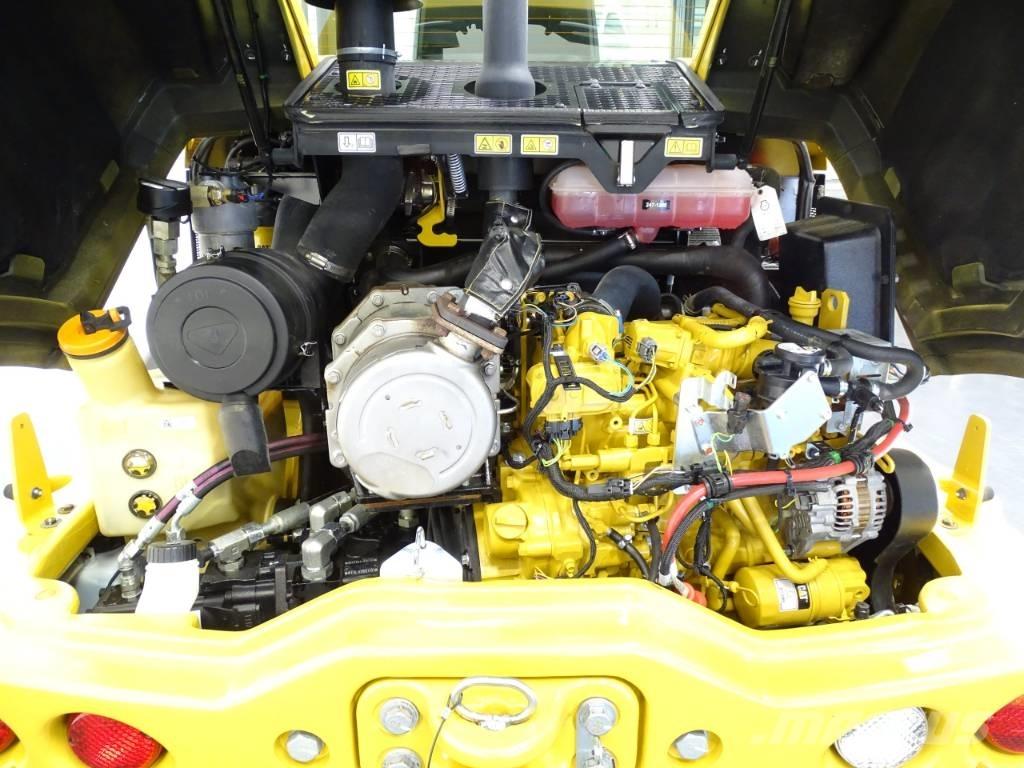 CAT 906M Kolové nakladače