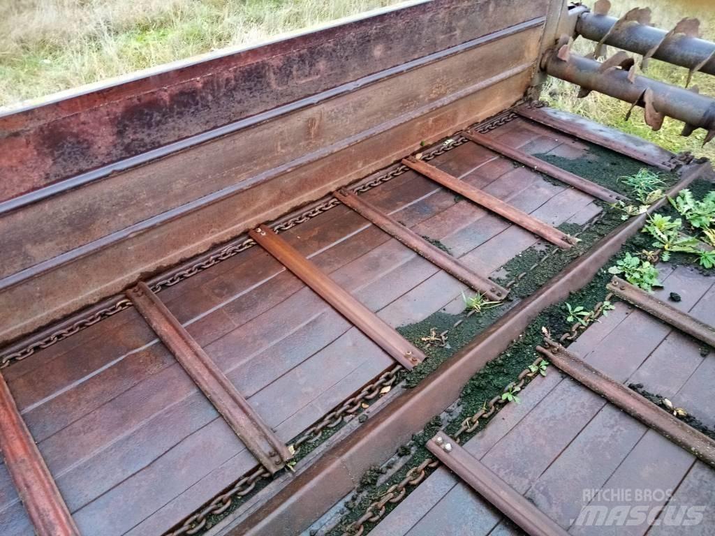  vene 11T Rozmetadla chlévské mrvy