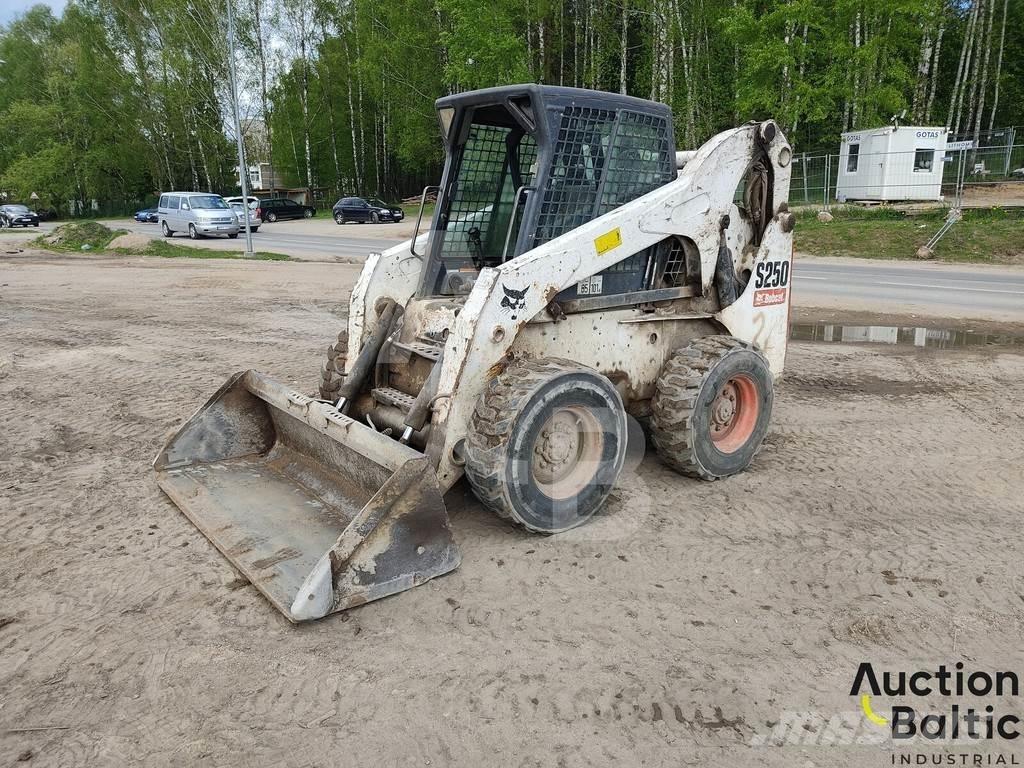 Bobcat S 250 Smykem řízené nakladače