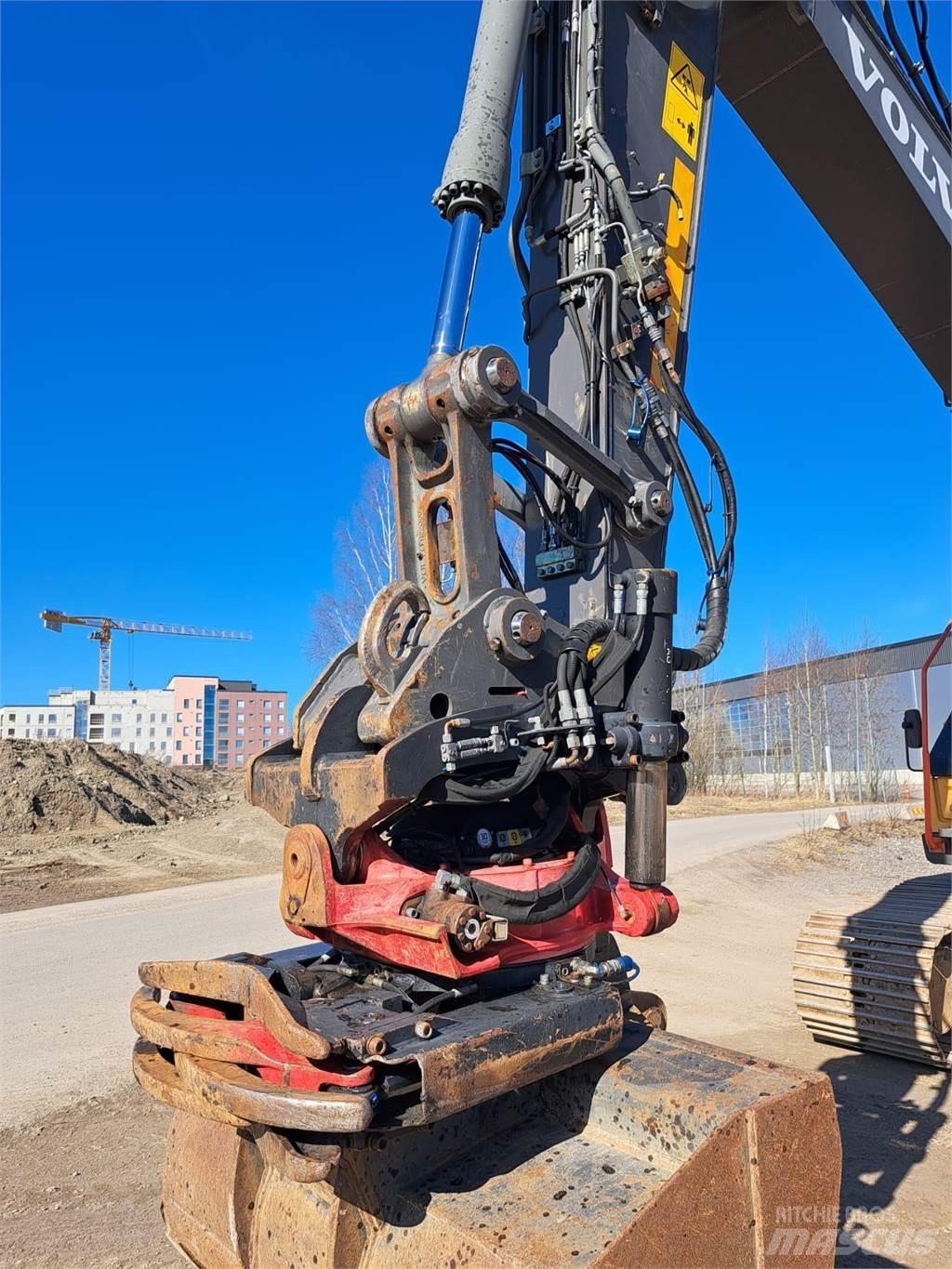 Volvo EC220EL Pásová rýpadla