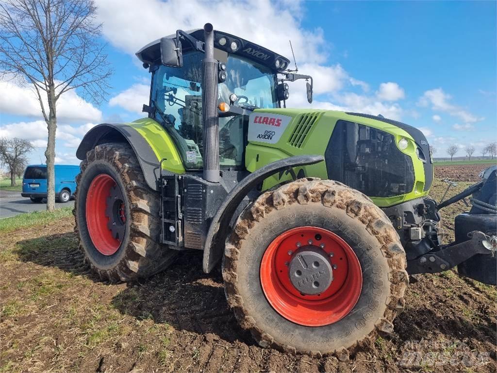 CLAAS Axion 850 Traktory