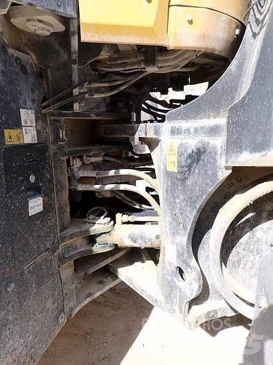 Komatsu WA475 Kolové nakladače