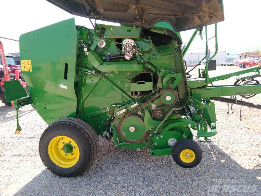 John Deere F441M Lis na válcové balíky