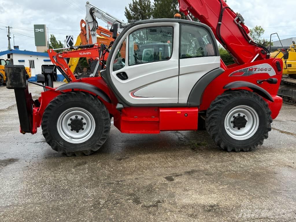 Manitou MT 1440 Teleskopické manipulátory