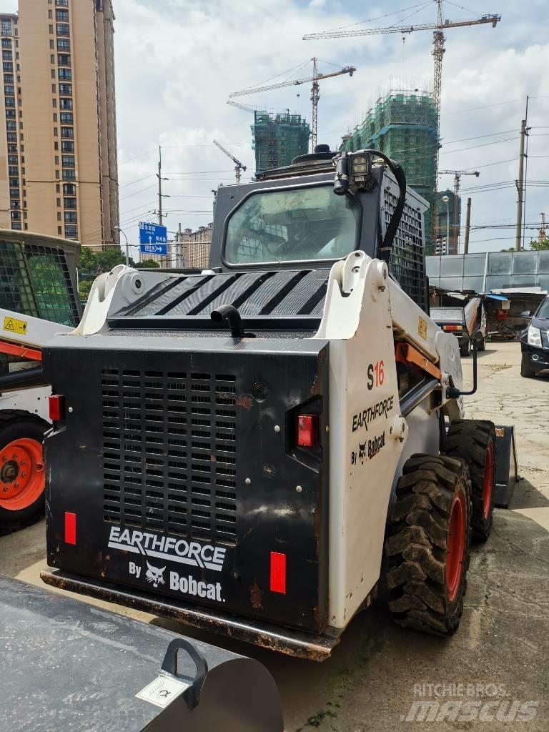 Bobcat S 16 Smykem řízené nakladače