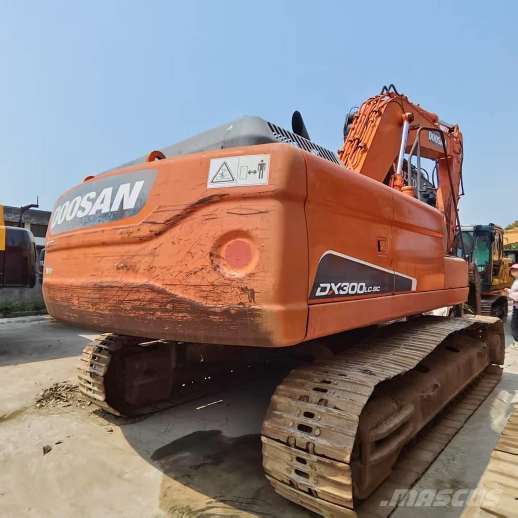 Doosan DX 300 LC Pásová rýpadla