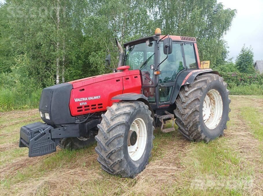 Valtra Valmet 8750 Traktory