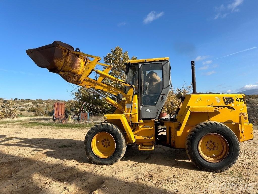 JCB 415 Kolové nakladače