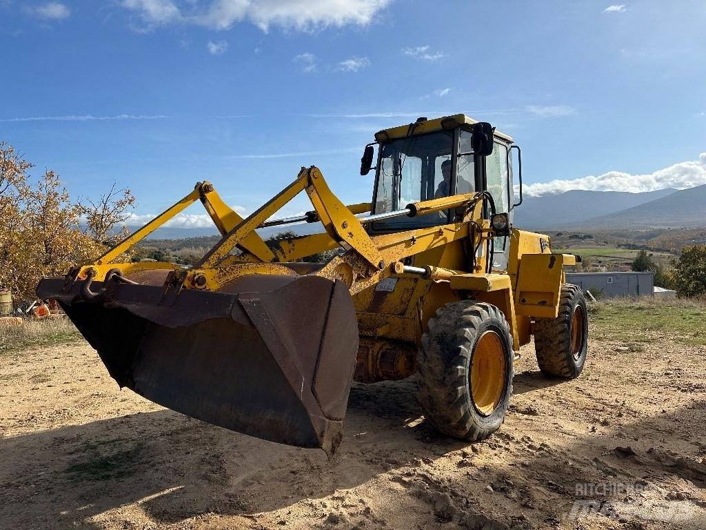 JCB 415 Kolové nakladače