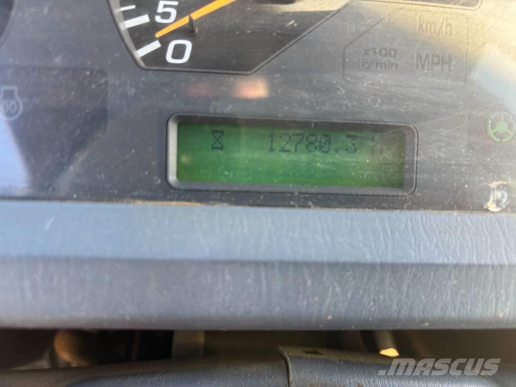 Komatsu WA250-6 Kolové nakladače