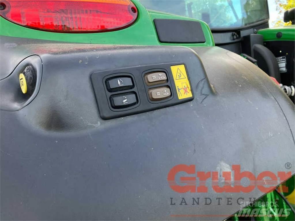 John Deere 6130 R Traktory
