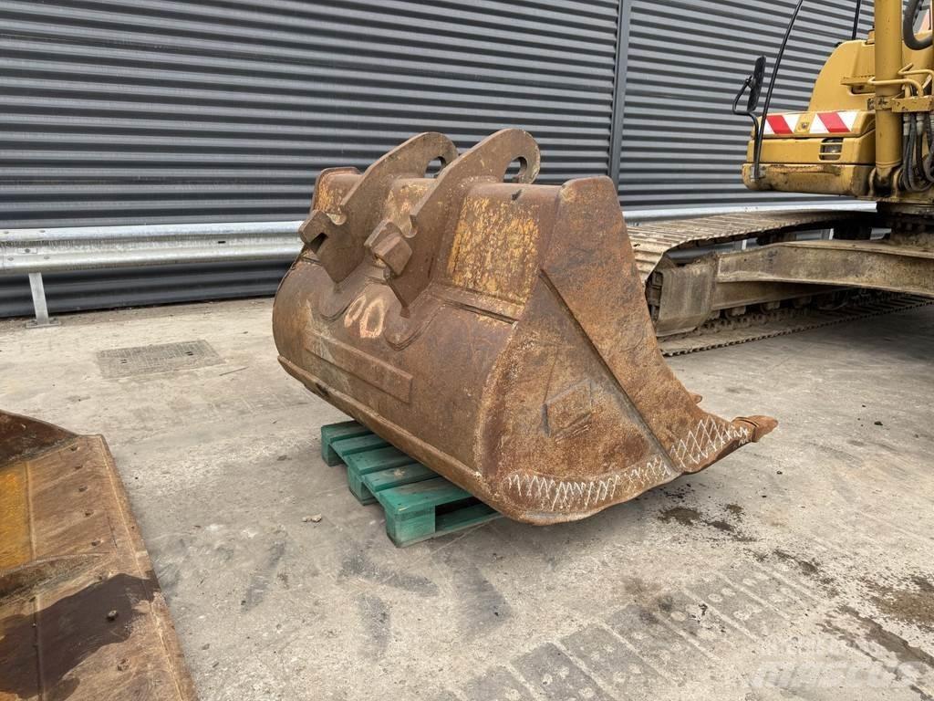 CAT 320 DL Pásová rýpadla