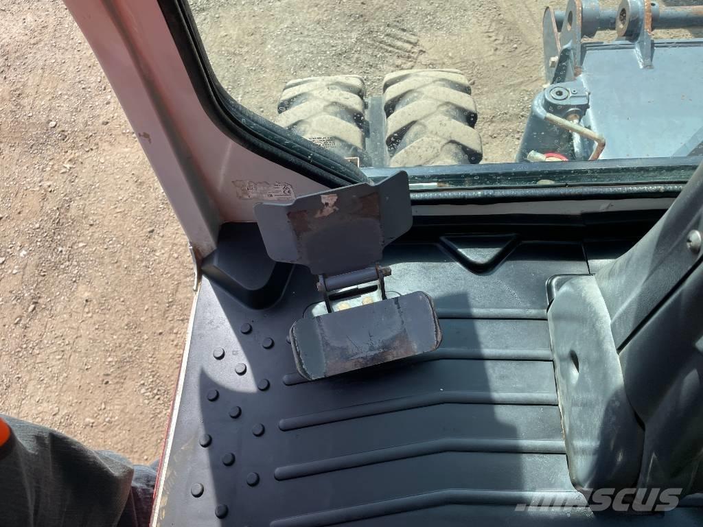Takeuchi TB 295 W Kolová rýpadla