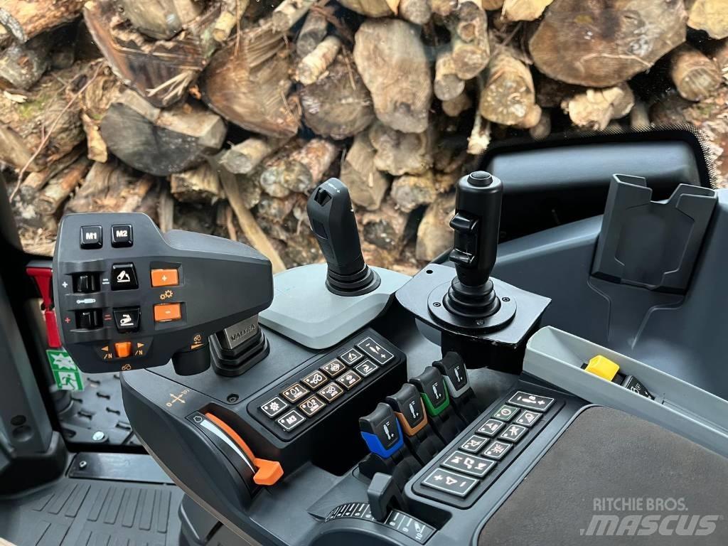 Valtra T 255 Versu Traktory