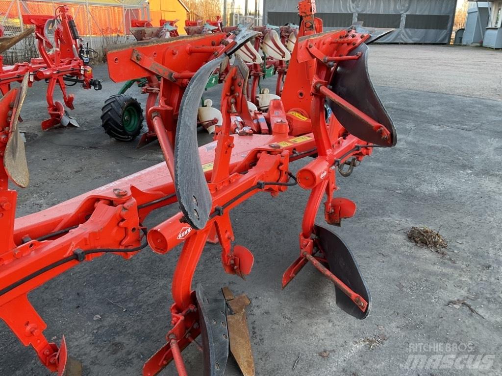 Kuhn Vari-Master 122 Oboustranné pluhy