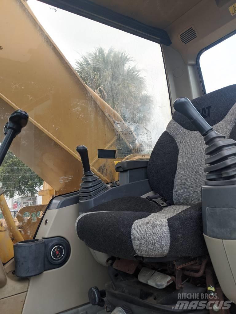 CAT 330CL Pásová rýpadla