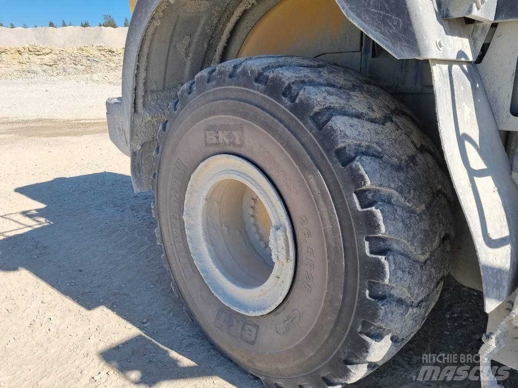 Komatsu WA 470-8 Kolové nakladače