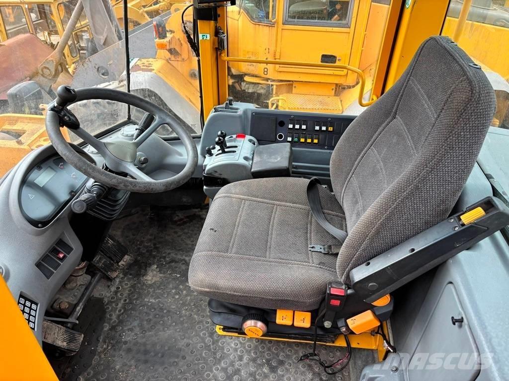 Volvo L 120 E Kolové nakladače
