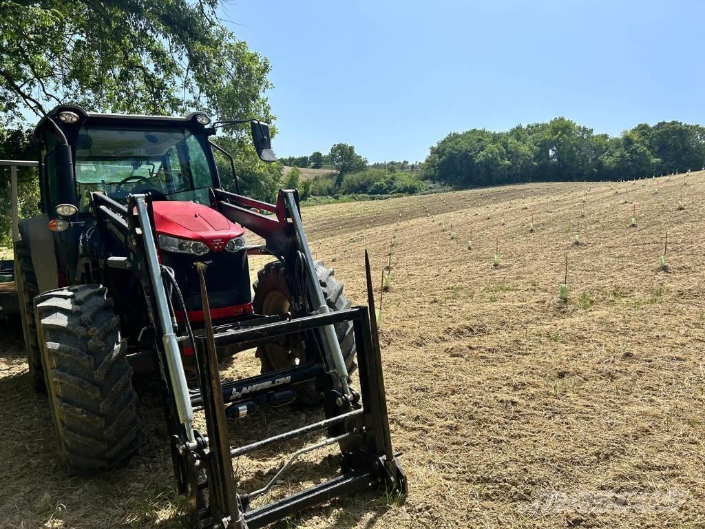 Massey Ferguson 5710 Traktory