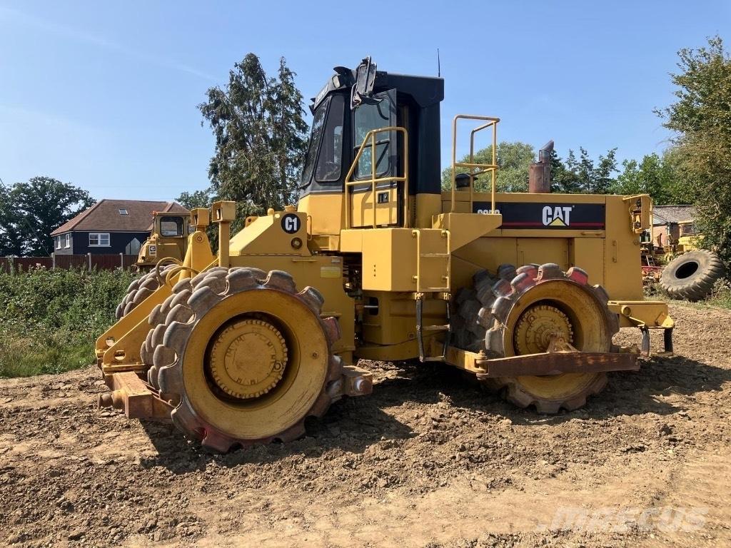 CAT 825 C Půdní kompaktory