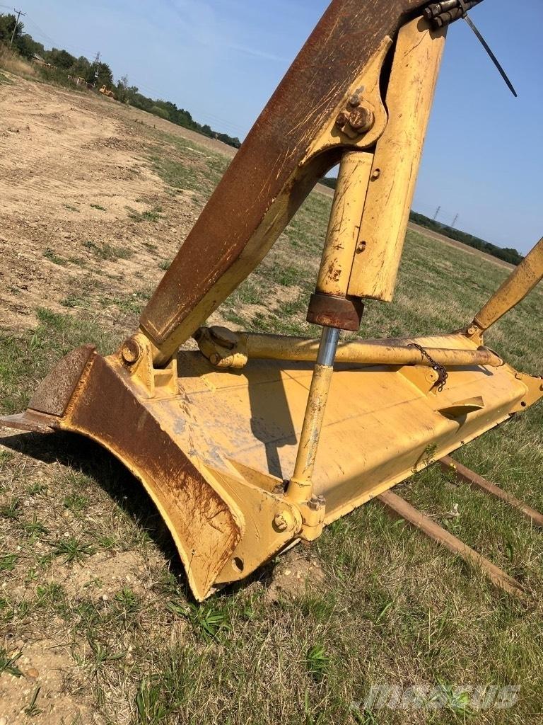 CAT 825 C Půdní kompaktory