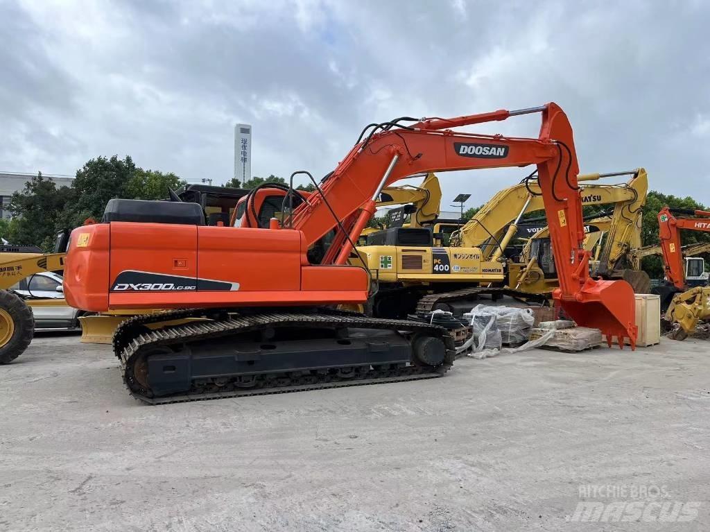 Doosan DX 300 Pásová rýpadla