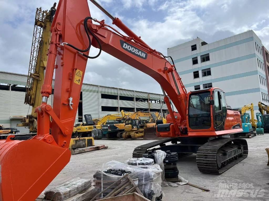 Doosan DX 300 Pásová rýpadla