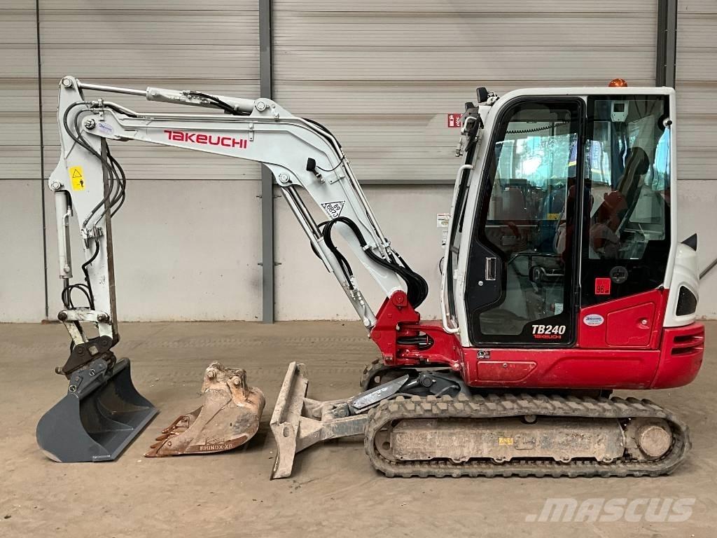 Takeuchi TB 240 Mini rýpadla < 7t