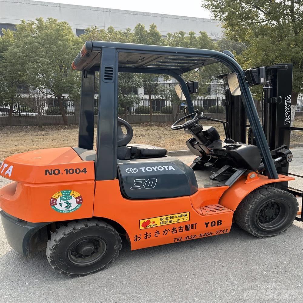 Toyota 02-7 FD F 30 Dieselové vozíky