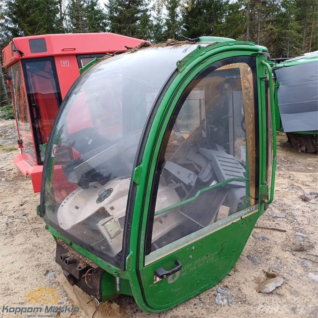 John Deere 1270e Kabiny a interiér