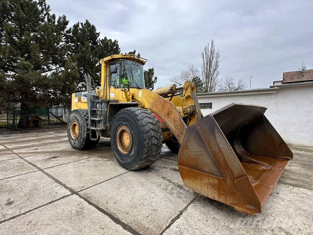 Komatsu WA500-3 Kolové nakladače
