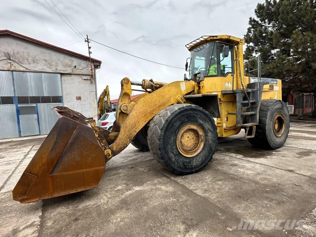 Komatsu WA500-3 Kolové nakladače