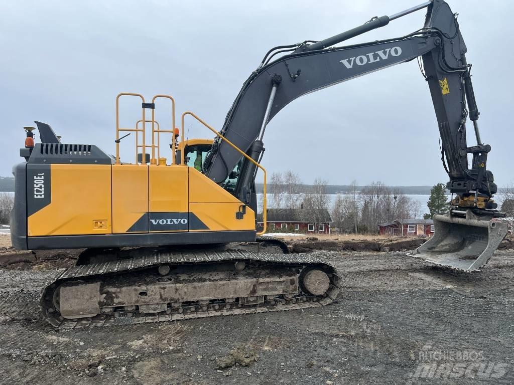 Volvo EC 250 EL Pásová rýpadla