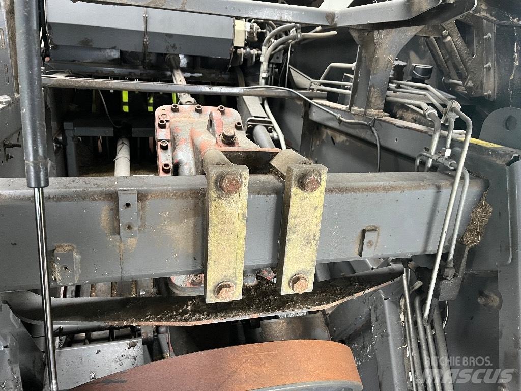 CLAAS Quadrant 3200 Lis na hranaté balíky