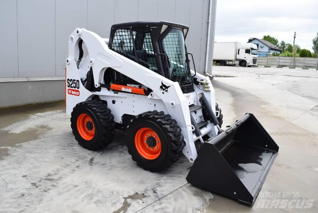 Bobcat S 250 Smykem řízené nakladače