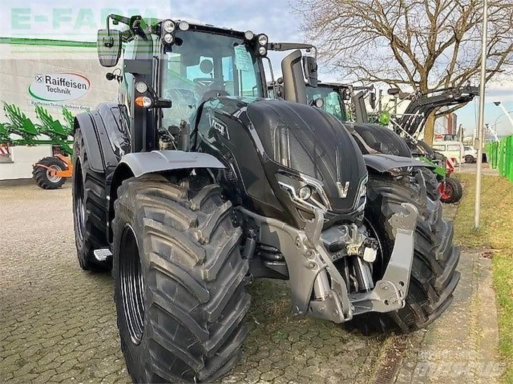 Valtra t 215a Traktory