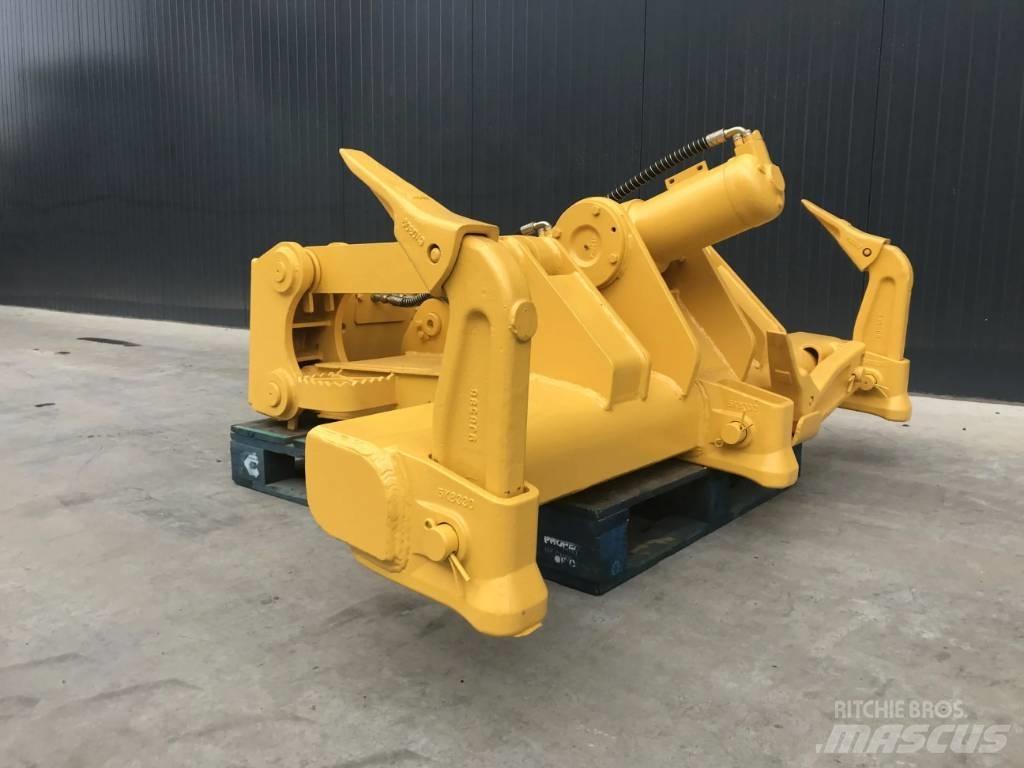 Komatsu D51 Půdní rozrušovače