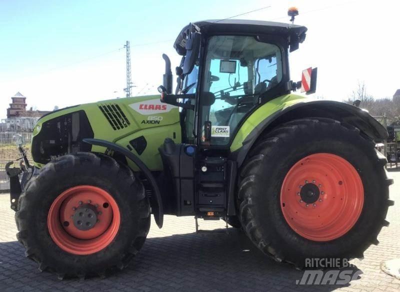 CLAAS AXION 850 Traktory